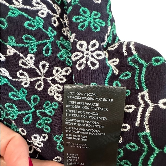 ANTHROPOLOGIE Maeve Cammie Embroidered Eyelet Peplum Tank Top Size Medium - Picture 17 of 17